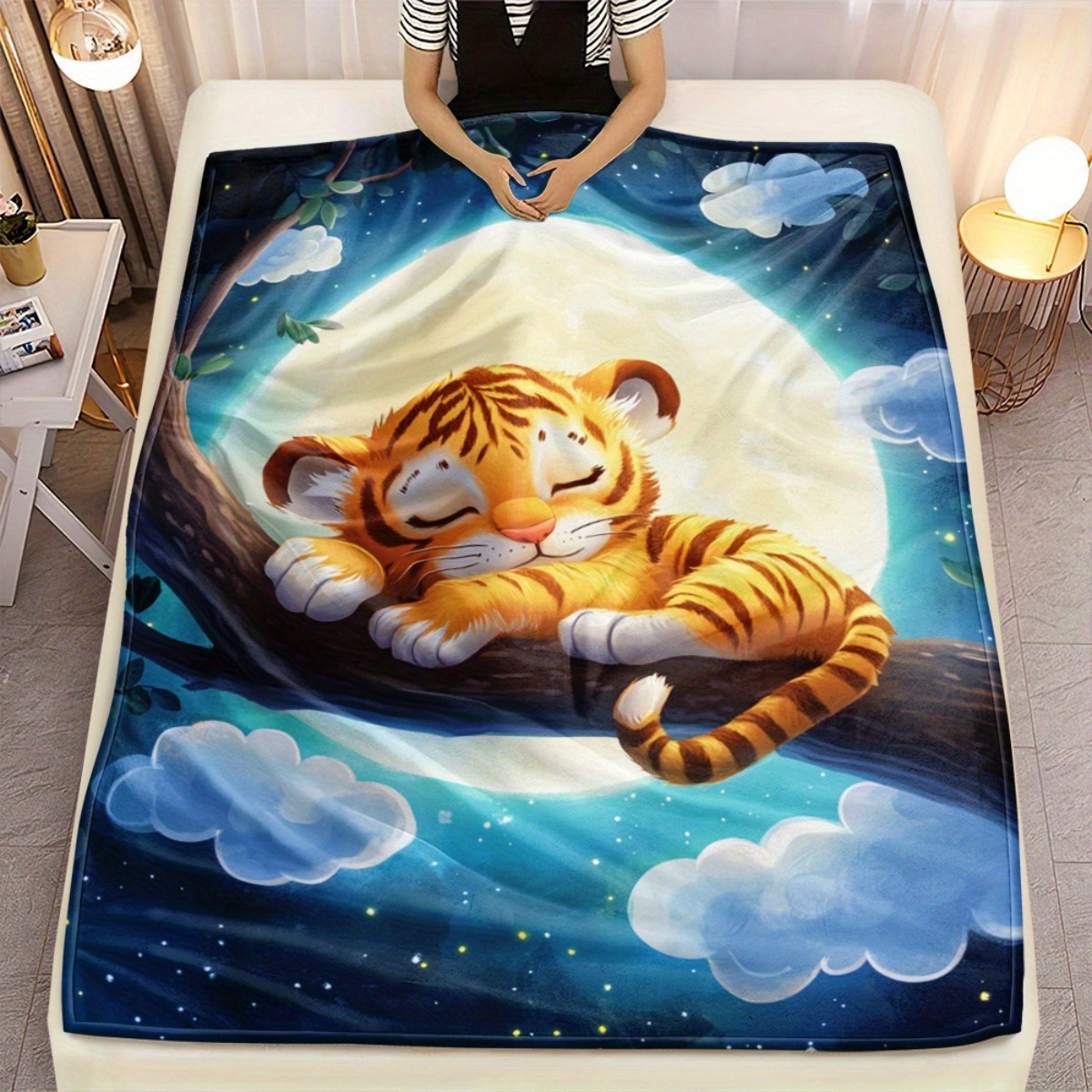 Baby Nursery Animal Theme - Leuke slapende tijger op boomtak maan